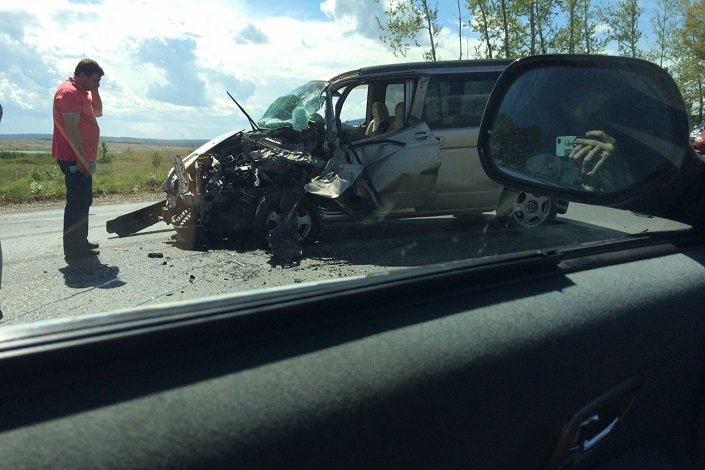 На месте аварии. Фото из группы ДТП 38RUS «ВКонтакте»