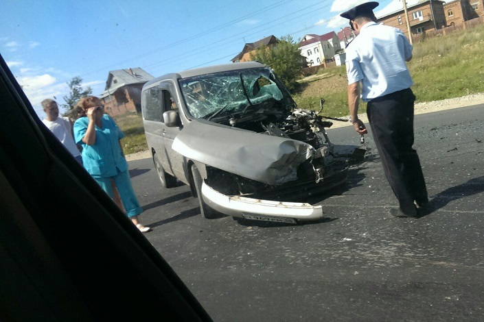 На месте аварии. Фото из группы ДТП 38RUS «ВКонтакте»