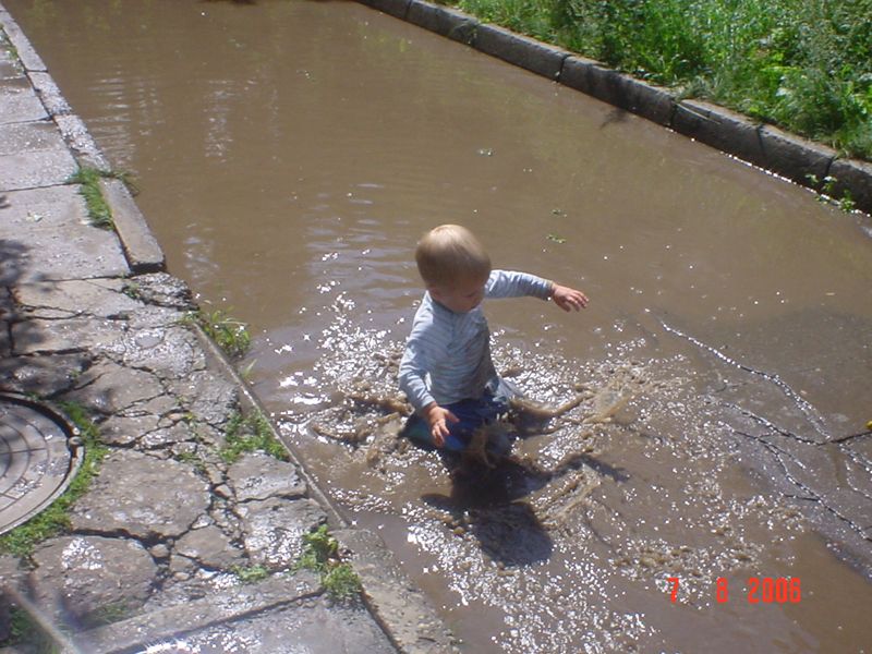 Никитка часто вытворяет такое, что у родителей нет слова. Прислала Марина Субботина