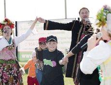 Хороводы под песни ансамбля «Красная горка»