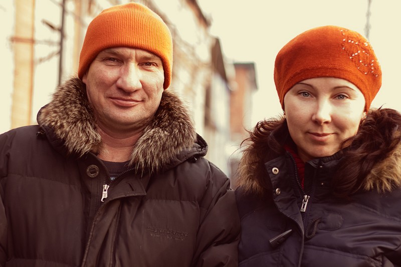 Елена и Сергей. Женаты уже 22 года. «На праздник планируем драки и скандалы,» — сказал Сергей, широко улыбаясь