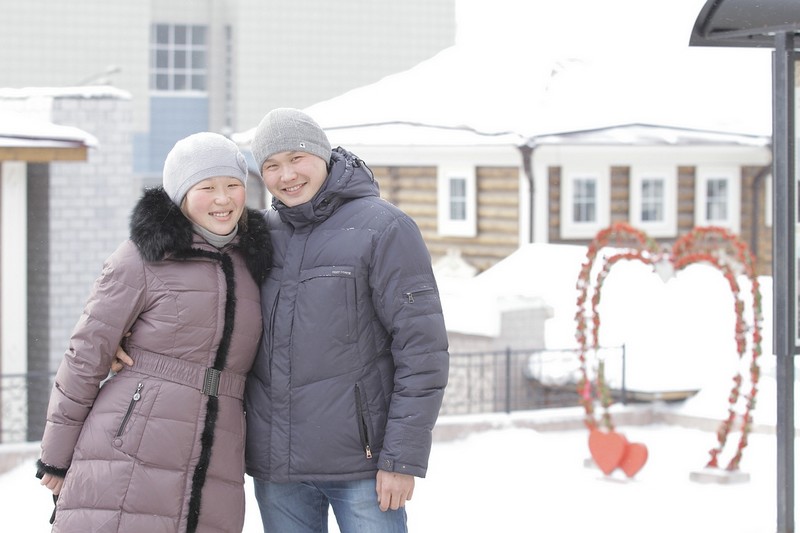 Аза и Сергей. Женаты. Будут отмечать День влюбленных и уже приготовили подарки друг другу