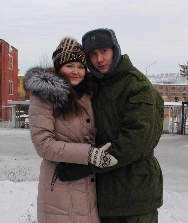Александр и Наталья. Вместе уже 5 лет. Но, к сожалению, этот год вместе не встретим. Мой любимый в армии. Но  наша любовь выдержит любые расстояния