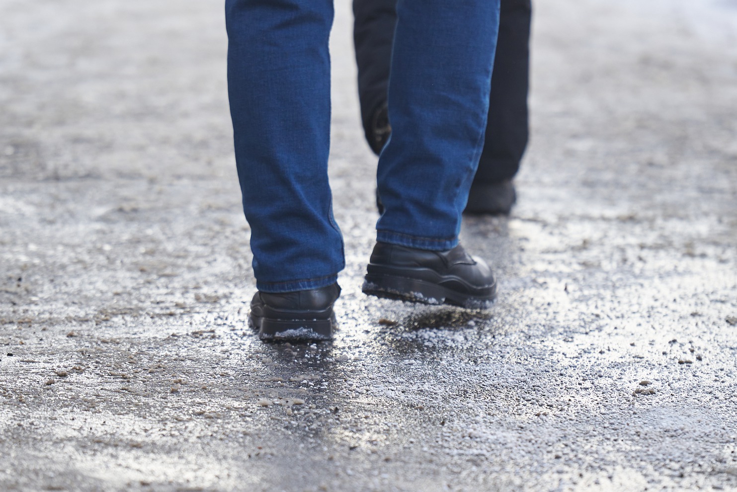 Травмоопасный тротуар на подходе к школе приведен в нормативное состояние за короткий промежуток времени