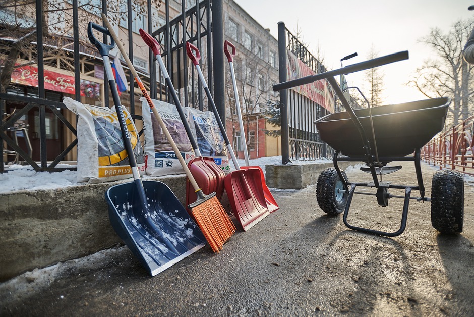 Для эффективной уборки обязательно необходим качественный инвентарь. Его представил производитель материалов для благоустройства и ландшафтного дизайна «Водолов»