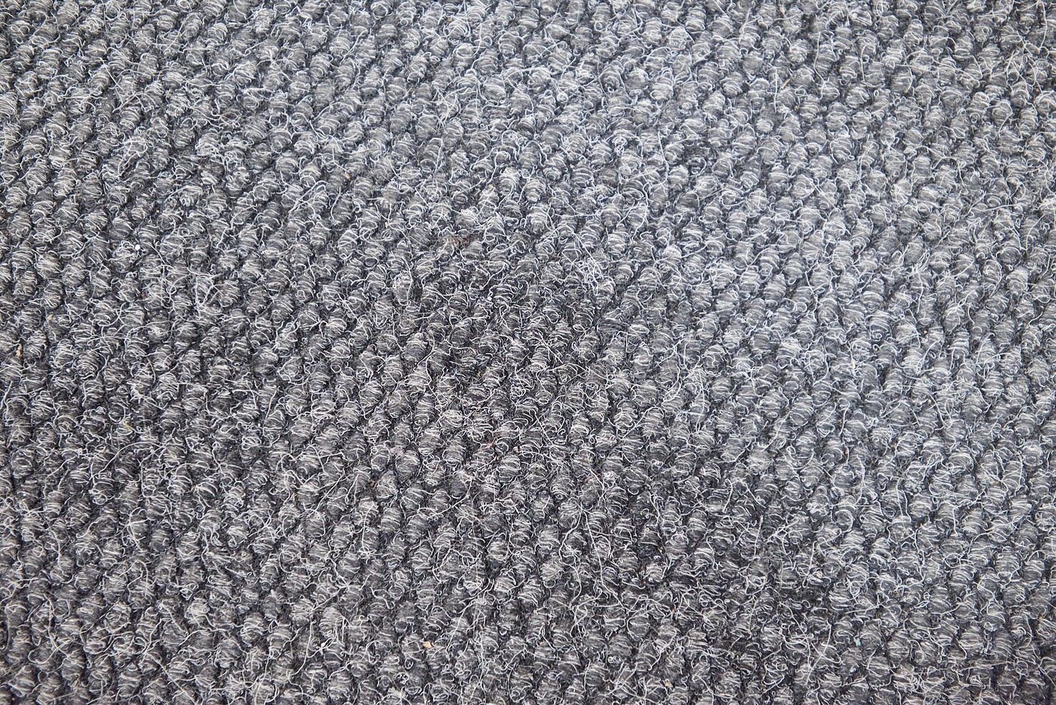 Так выглядит покрытие крупным планом. Петельный ворс хорошо впитывает влагу и удерживает её