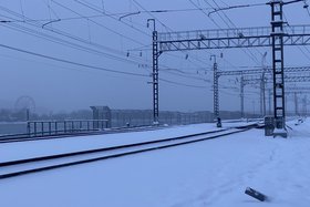 Забор установили вдоль берега Ангары. Фото IRK.ru
