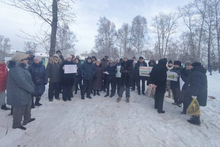 Митинг против стройки в роще в Приморском. Фото из телеграм-канала «Сибирский Экспресс»