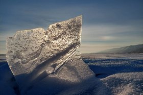 Зима на Байкале. Фото Екатерины Емелиной из архива IRK.ru