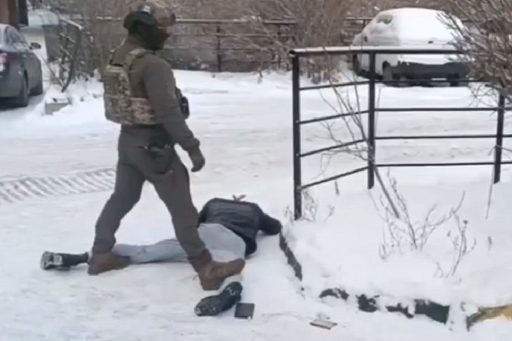 Задержание. Скриншот видео пресс-службы ГУ МВД России по Иркутской области