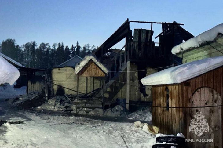 Сгоревший дом. Фото ГУ МЧС России по Иркутской области