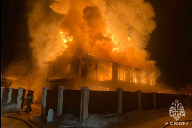 Пожар в частном доме в Смоленщине. Фото ГУ МЧС России по Иркутской области