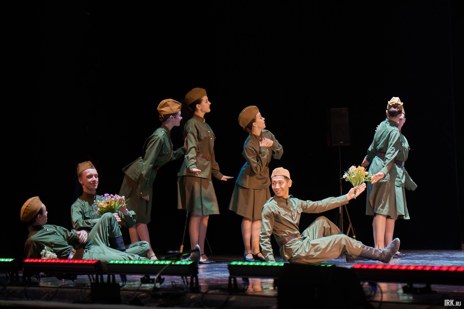 Выступили хореографические коллективы.