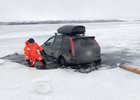 Еще один автомобиль провалился под лед в Иркутской области. Скриншот видео пресс-службы БПСО