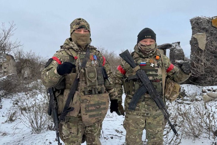 Баир Дагбаев и Матвей Протопопов. Фото из телеграм-канала администрации Нукутского района