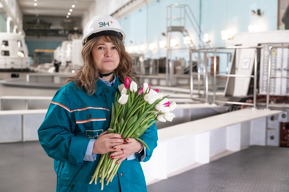 Марина Кремзукова, начальник планово-экономического отдела Иркутской ГЭС