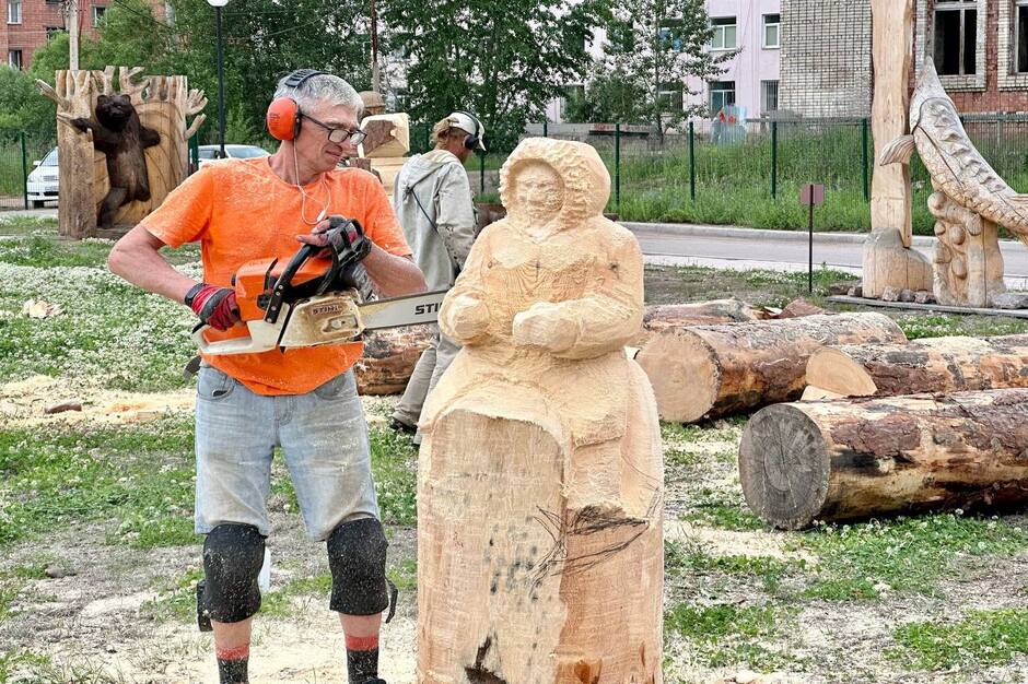 Фестиваль деревянных скульптур «Сибирские мотивы»