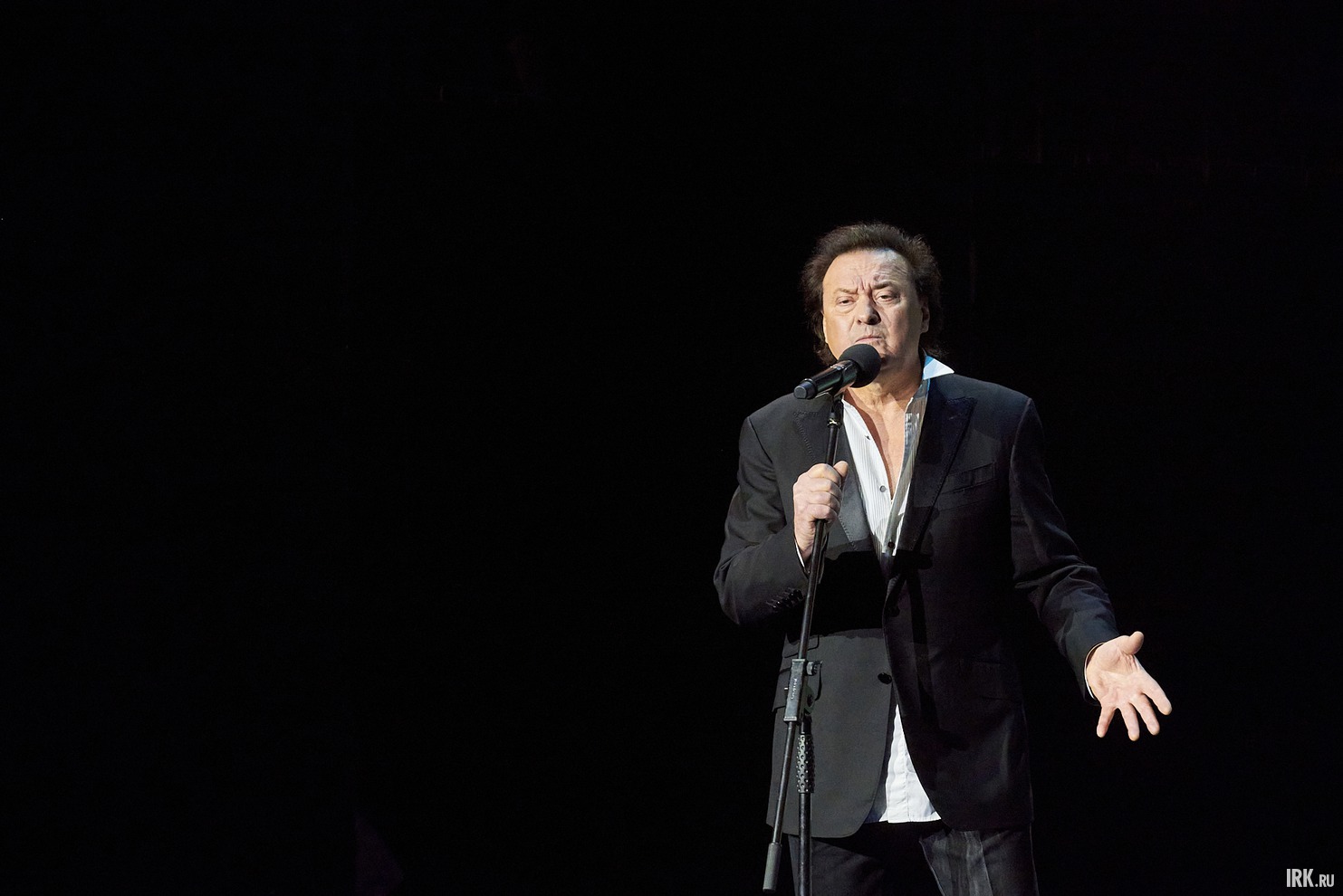 Певец, член Союза композиторов России Игорь Демарин.