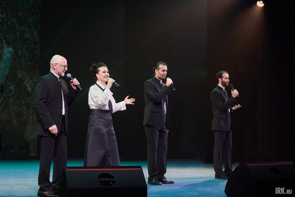 Музыкальный квартет, финалисты шоу «Ну-ка, все вместе!» семья Боджгуа.