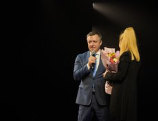 На концерте присутствовал губернатор Иркутской области Игорь Кобзев.