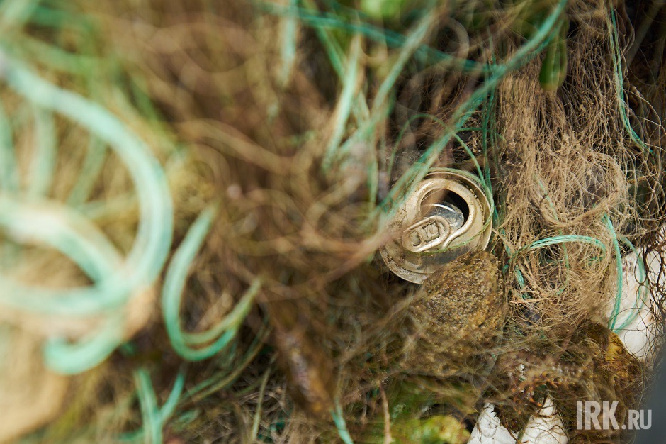 Поднятые со дна Байкала сети. Фото Маргариты Романовой, IRK.ru