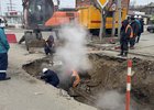 Устранение коммунальной аварии. Фото пресс-службы администрации Иркутска