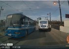 Автобус. Скриншот видео Госавтоинспекции Иркутска