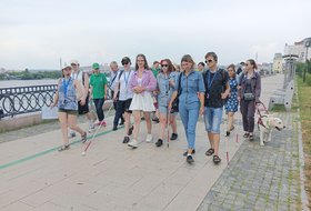 Экскурсия по «Зеленой линии», посвящённая 80-летию Победы, для людей с нарушениями зрения