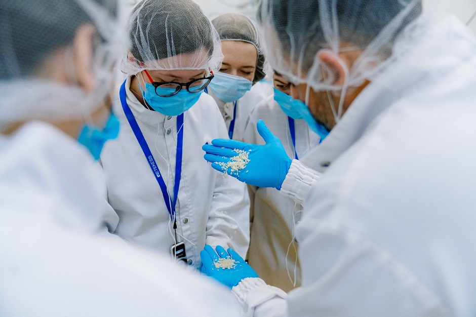 ГК «Атлантис» самостоятельно производит сухари для панировки