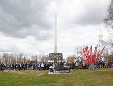 1 мая 2025 года у стелы «Иркутск – город трудовой добрести» на Байкальском кольце состоялся торжественный митинг, посвящённый Празднику Весны и Труда.