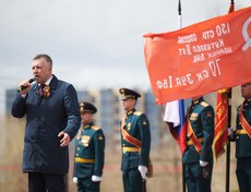 Игорь Кобзев: «Сегодня благодаря честному и ответственному труду миллионов россиян укрепляется сила, мощь и обороноспособность нашего государства. Поэтому Первомай – это праздник, который объединяет все поколения».