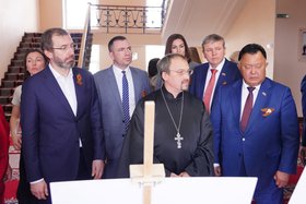 Выставка в Заксобрании. Фото IRK.ru