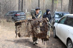 Уборка мусора. Фото пресс-службы администрации Иркутска