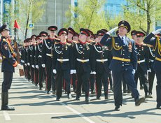 Уже второй год подряд в Параде участвуют суворовцы Иркутского суворовского военного училища.