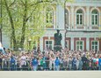 Пешие колонны сменила демонстрация механизированной военной техники.