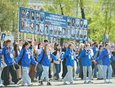 Работу во время шествия колонны обеспечивали более тысячи волонтёров. Все они прошли предварительное обучение.