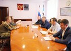 Встреча губернатора с военнослужащим. Фото пресс-службы правительства региона