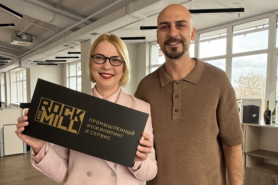 Генеральный директор Rock And Mill Егор Колесников с главой иркутского филиала Юлией Авиво