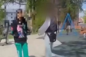 Конфликт школьниц. Скриншот видео пресс-службы ГУ МВД России по Иркутской области