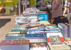 Книжная ярмарка на фестивале в 2024 году. Фото организаторов фестиваля «КнигаМай»
