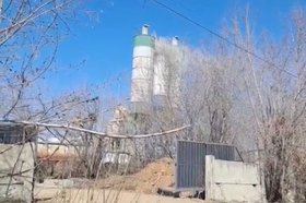 Пыль над производственным объектом в Дзержинске. Фото очевидцев