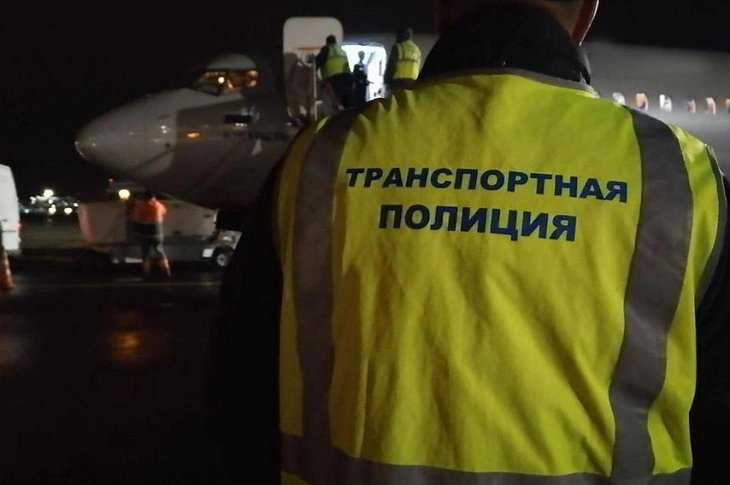Полицейские. Фото из телеграм-канала транспортной полиции Прибайкалья