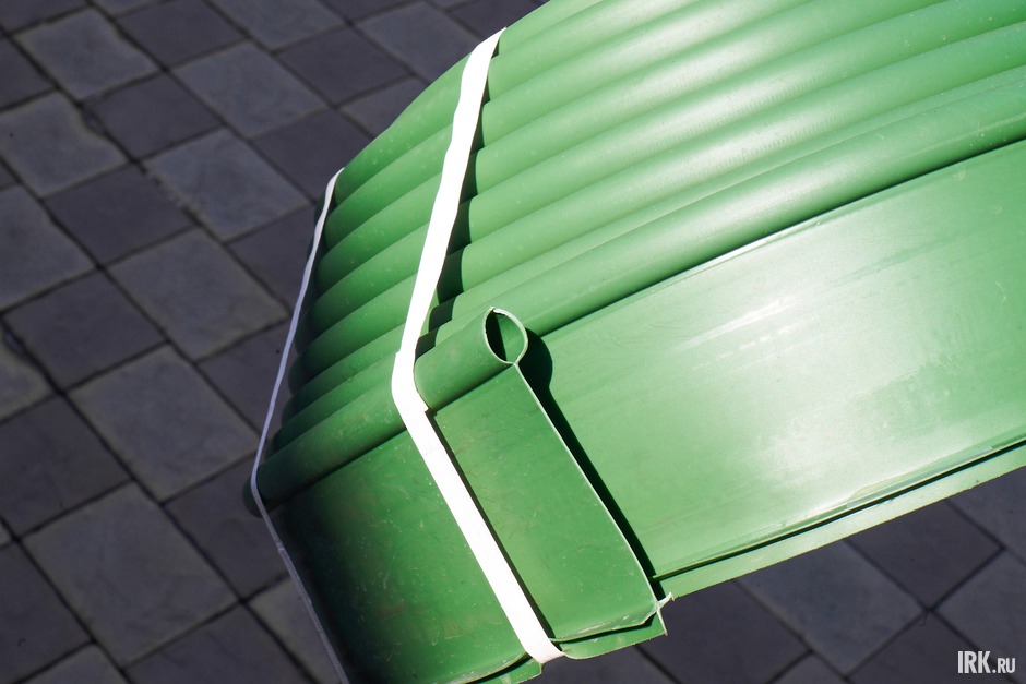 Можно использовать для различных вариантов зонирования участка, также как средство полива и для организации клумб.