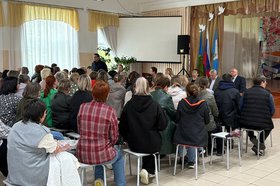 Встреча министра образования Приангарья с жителями Байкальска. Фото из телеграм-канала Максима Парфенова