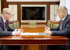 Алексей Хлебов и Анатолий Серышев. Фото пресс-службы полпреда