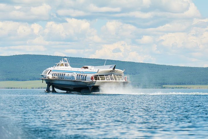 Судно «Метеор». Фото Маргариты Романовой, IRK.ru