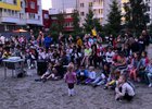 Показ фильмов во дворе дома. Фото пресс-службы администрации Иркутска