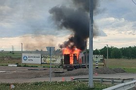 Фура, из которой, предположительно, выпустили дроны. Фото из телеграм-канала губернатора Игоря Кобзева
