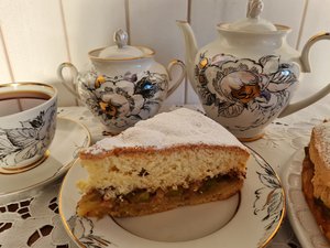 В качестве начинки также можно использовать кислые яблоки.