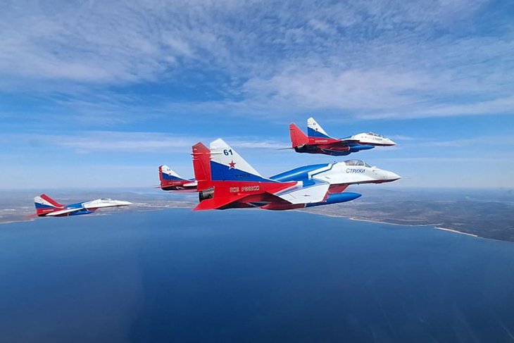 Авиация. Скриншот видео из телеграм-канала авиагруппы «Стрижи»